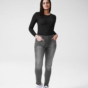 Universal Standard Vintage Jeans Distressed Grey